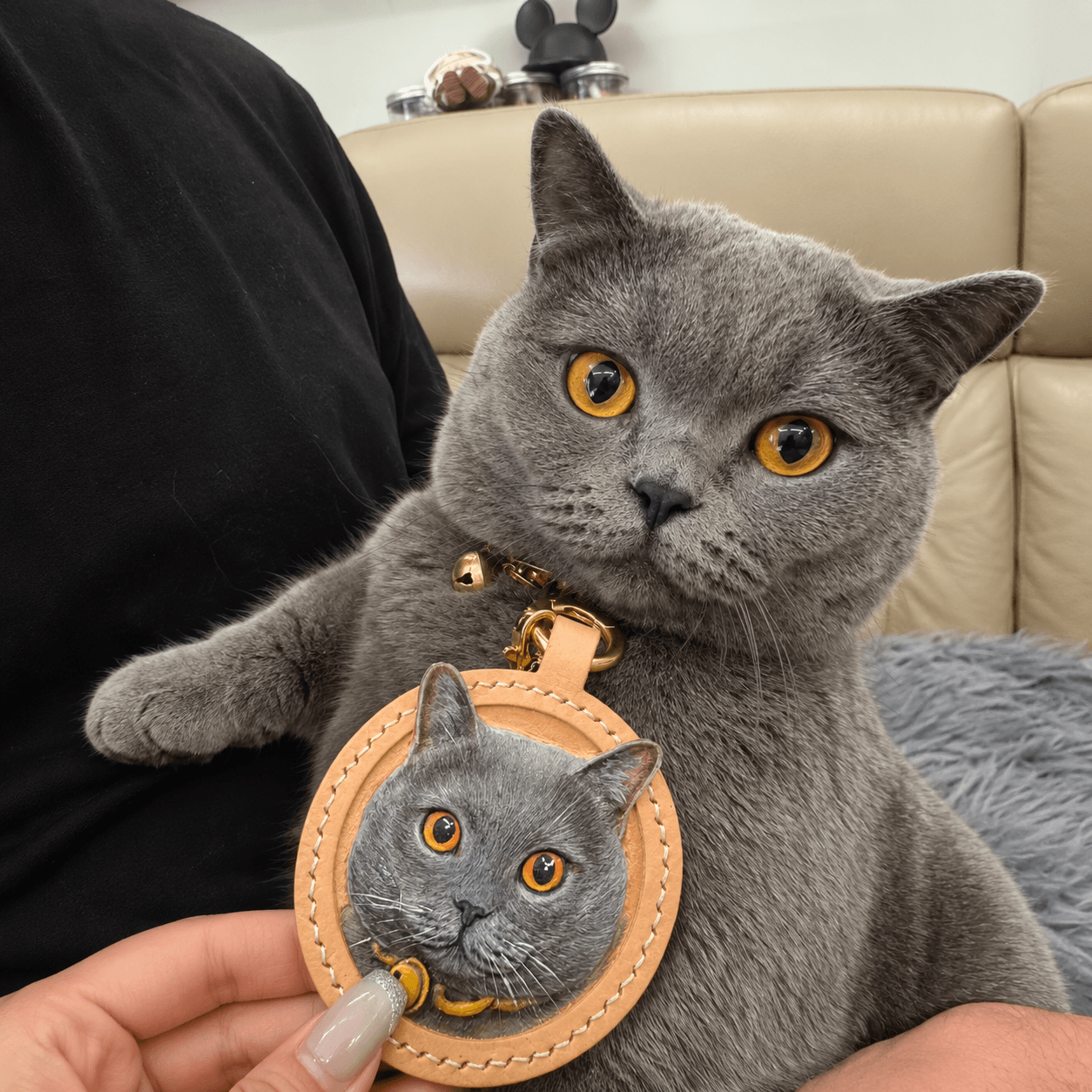 Custom Pet Portrait Leather Keychain – Memorial Gift